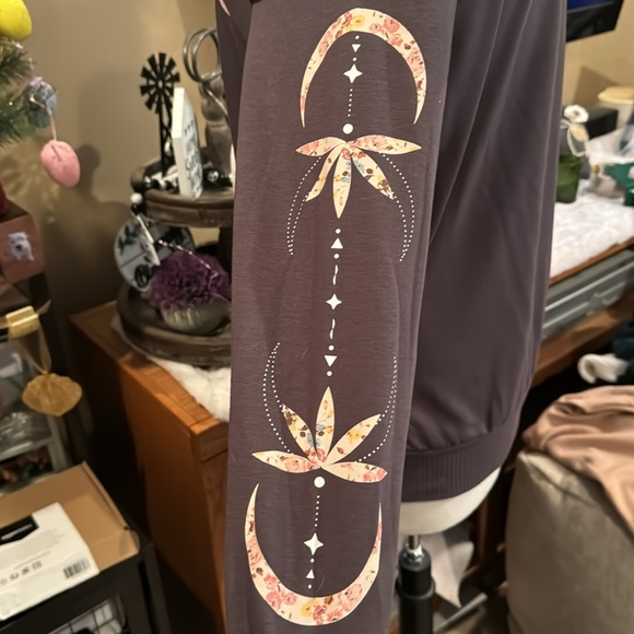 Torrid top - Picture 3 of 5